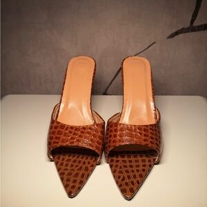 Elegant Brown Croc-Embossed Women's heels